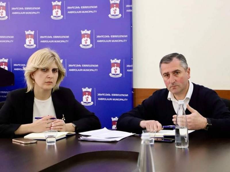 პაპუნა მარგველიძემ მუნიციპალიტეტების მერებთან მორიგი სამუშაო შეხვედრა გამართა